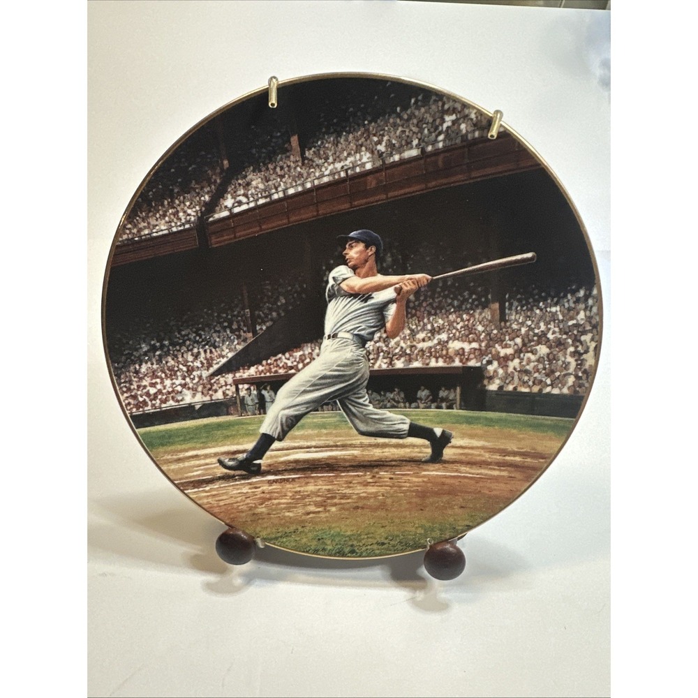 Joe DiMaggio "The Streak"‎ Bradford Exchange  with Wooden Stand Plate 1170F